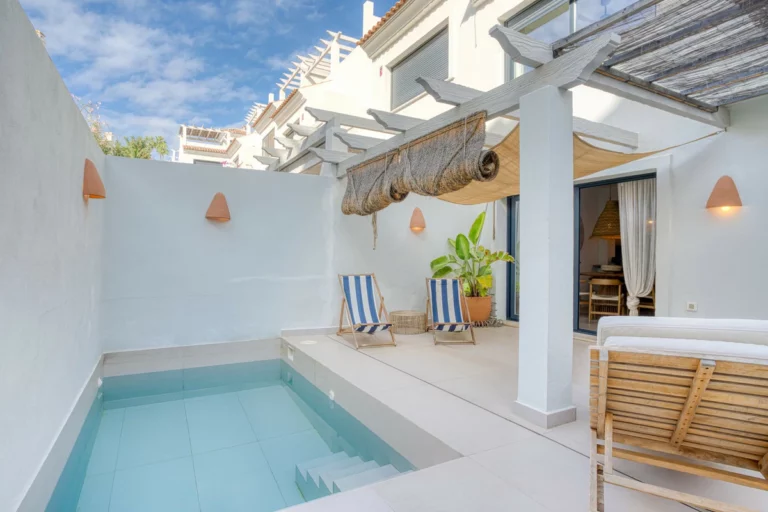 R5212102 | Townhouse in Estepona – 3 beds, 3.5 baths