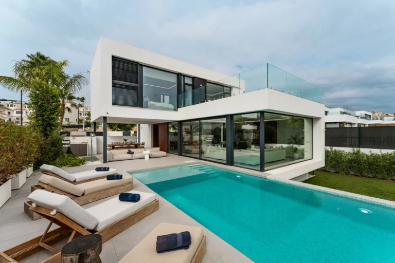 R5173120 | Detached Villa in El Paraiso – 5 beds, 4.5 baths