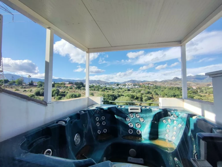 R4850059 | Semi-Detached House in Cancelada – 4 beds, 3.5 baths