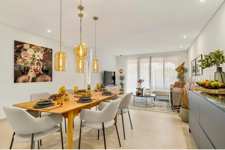 R4569928 | Ground Floor Apartment in Estepona – 3 beds, 3 baths