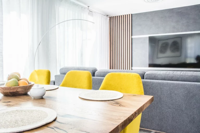 R5032378 | Middle Floor Apartment in Estepona – 2 beds, 2 baths