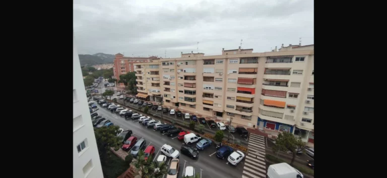 R5226955 | Middle Floor Apartment in Estepona – 3 beds, 1 baths