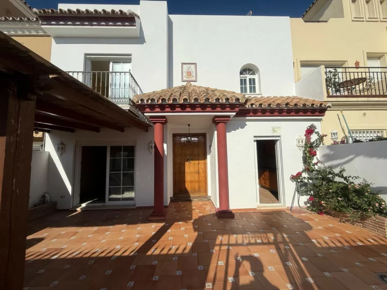 R5189578 | Townhouse in Cancelada – 4 beds, 2 baths