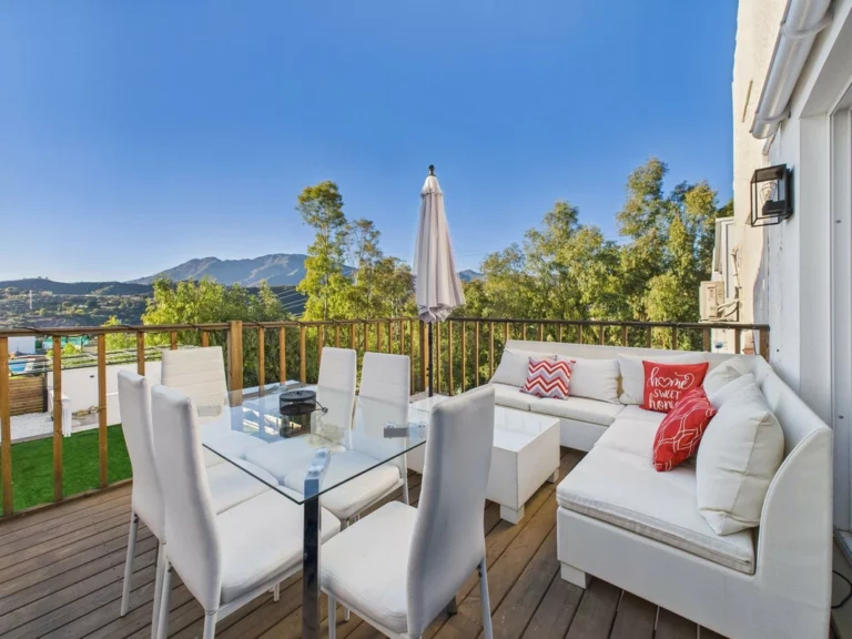 R5234497 | Detached Villa in Estepona – 3 beds, 2 baths