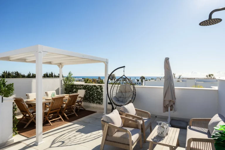 R5161600 | Townhouse in Estepona – 3 beds, 2.5 baths