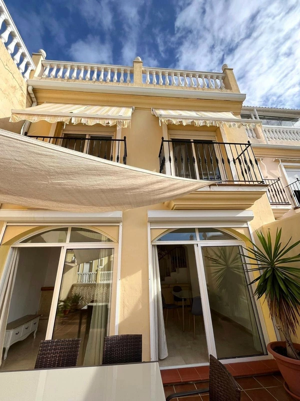 R5237233 | Townhouse in Estepona – 3 beds, 3 baths