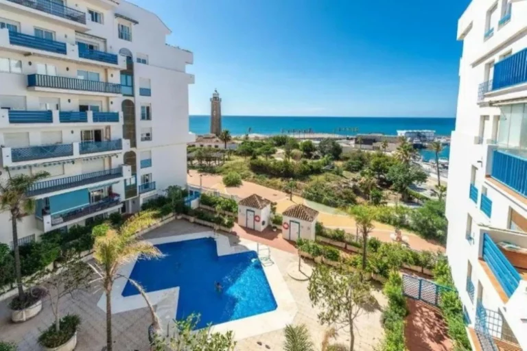 R5106028 | Middle Floor Apartment in Estepona – 1 beds, 1 baths