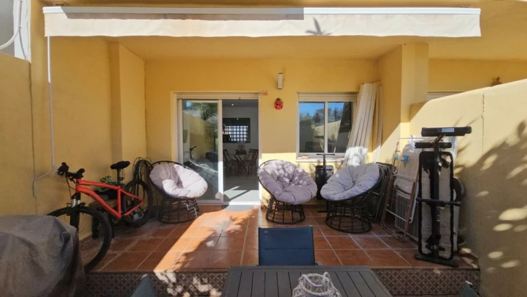 R4873570 | Townhouse in Estepona – 3 beds, 2 baths