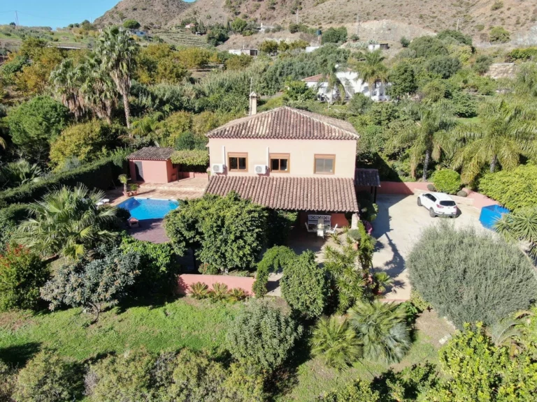 R5247700 | Finca – Cortijo in Estepona – 4 beds, 2 baths