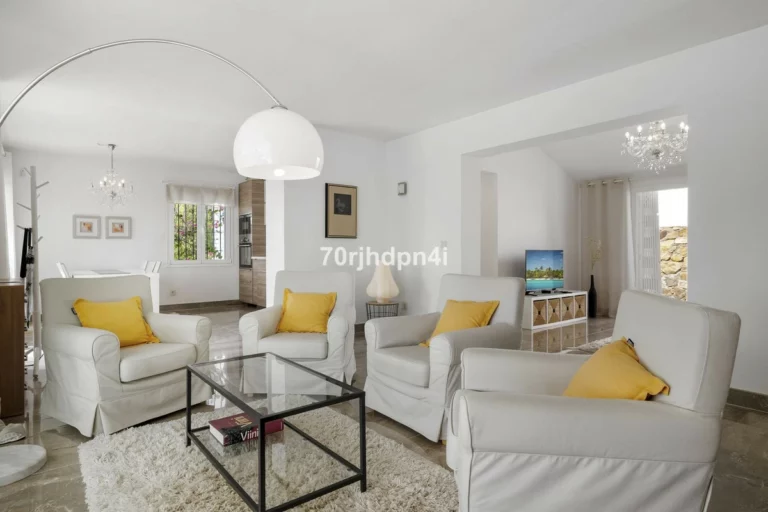 R5214346 | Detached Villa in El Padron – 3 beds, 2 baths