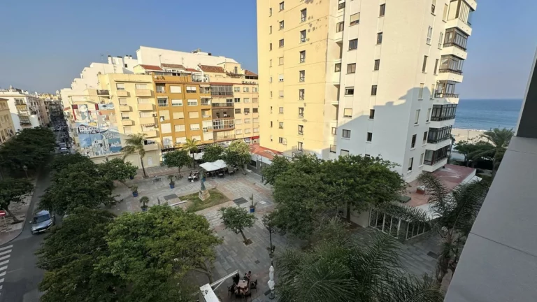 R5258884 | Top Floor Apartment in Estepona – 2 beds, 2 baths