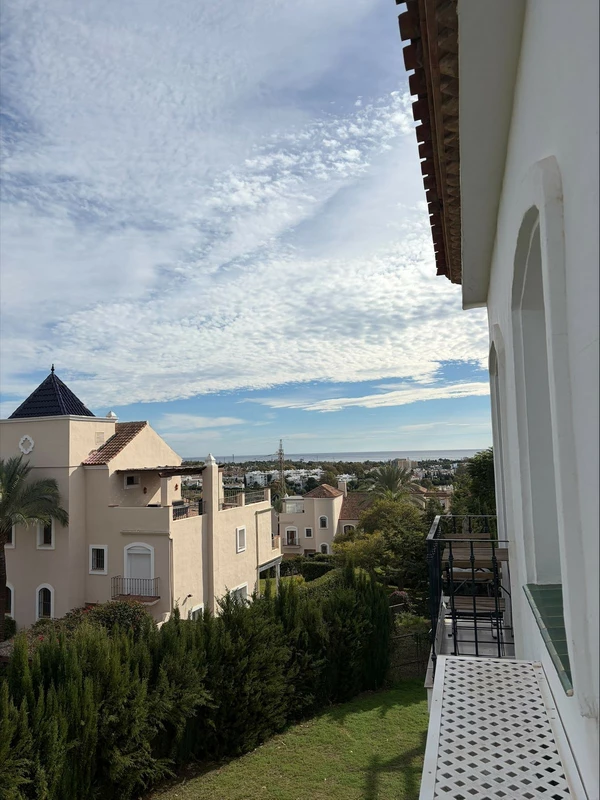 R5241868 | Middle Floor Studio in Estepona – 0 beds, 1 baths