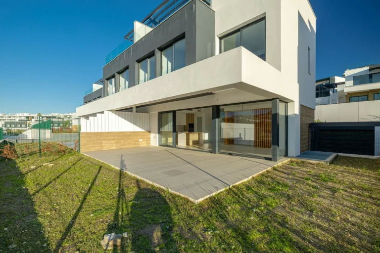 R5228539 | Townhouse in Atalaya – 4 beds, 3 baths