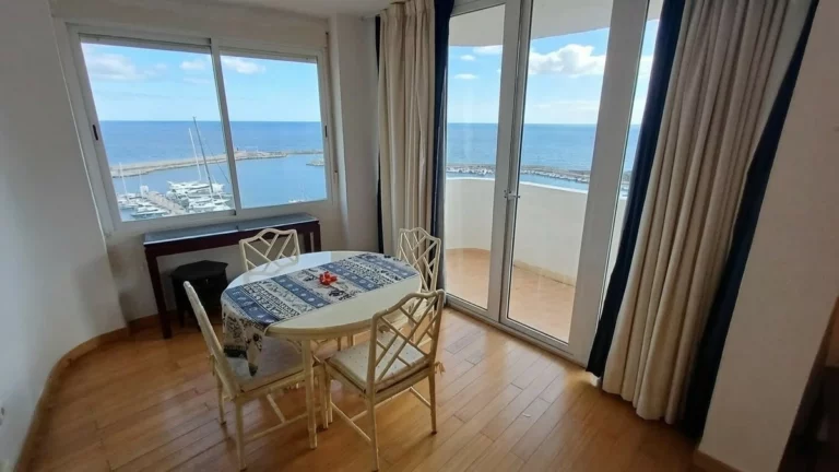 R5250976 | Middle Floor Apartment in Estepona – 2 beds, 2 baths
