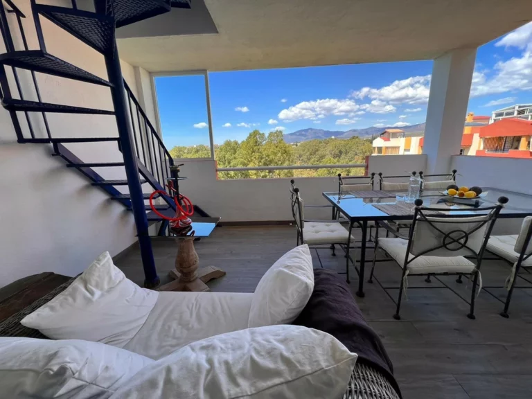 R5252605 | Penthouse in Estepona – 2 beds, 2 baths