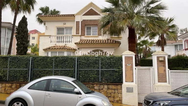 R5225326 | Detached Villa in Atalaya – 4 beds, 3 baths