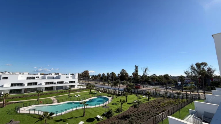 R5244421 | Penthouse in Estepona – 3 beds, 2 baths