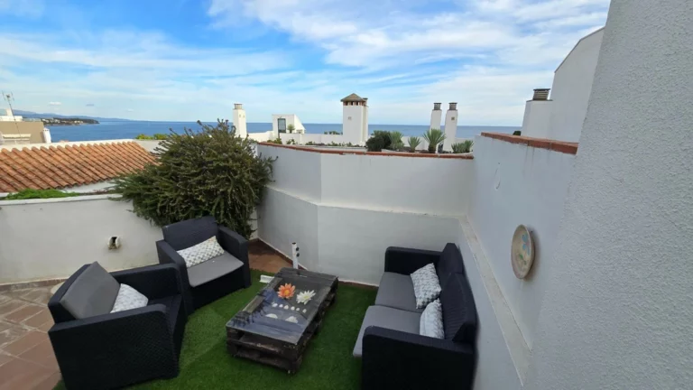 R5245438 | Middle Floor Apartment in Estepona – 1 beds, 1 baths