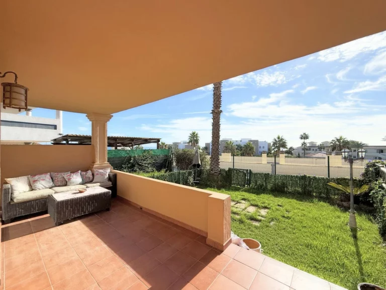 R5218369 | Townhouse in Estepona – 3 beds, 3 baths