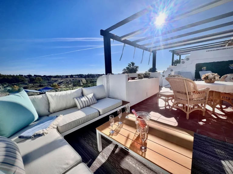 R5244574 | Penthouse in Bel Air – 2 beds, 2 baths