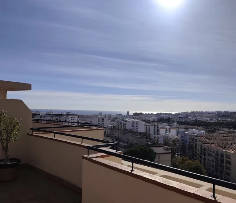 R5245639 | Penthouse in Estepona – 2 beds, 2 baths