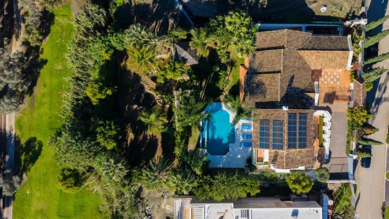 R5271508 | Detached Villa in El Paraiso – 4 beds, 4 baths