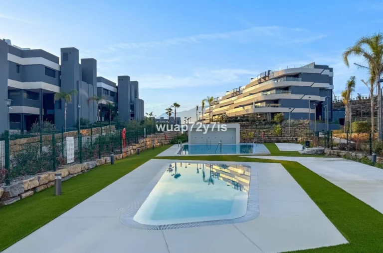 R5129002 | Ground Floor Apartment in Selwo – 3 beds, 2 baths