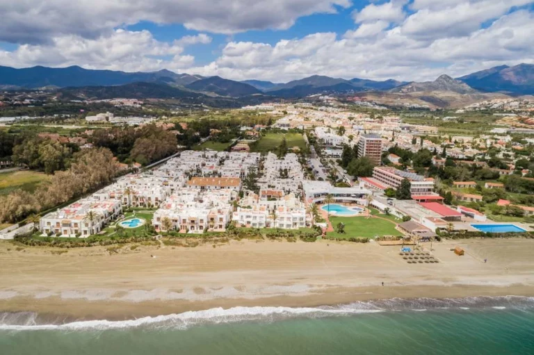 R5190175 | Townhouse in Estepona – 2 beds, 2 baths