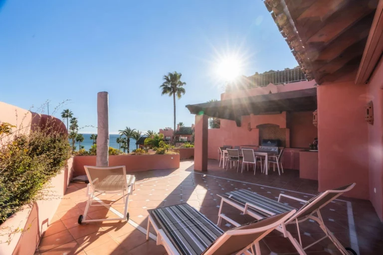 R5003953 | Penthouse in Estepona – 3 beds, 3 baths