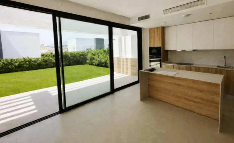 R5274163 | Detached Villa in Atalaya – 4 beds, 4 baths