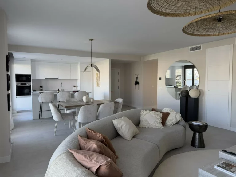 R5012137 | Penthouse in Estepona – 3 beds, 2 baths