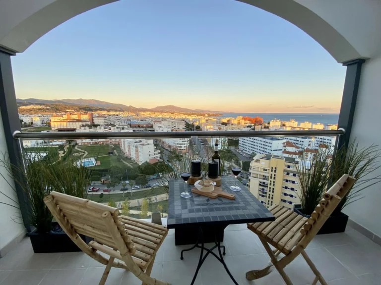R5289553 | Penthouse in Estepona – 2 beds, 2 baths