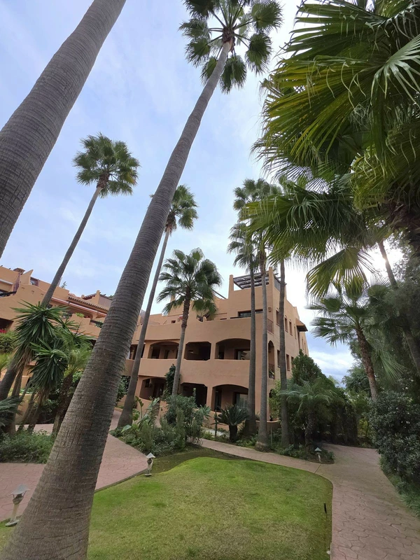 R5283100 | Penthouse Duplex in Estepona – 2 beds, 1 baths