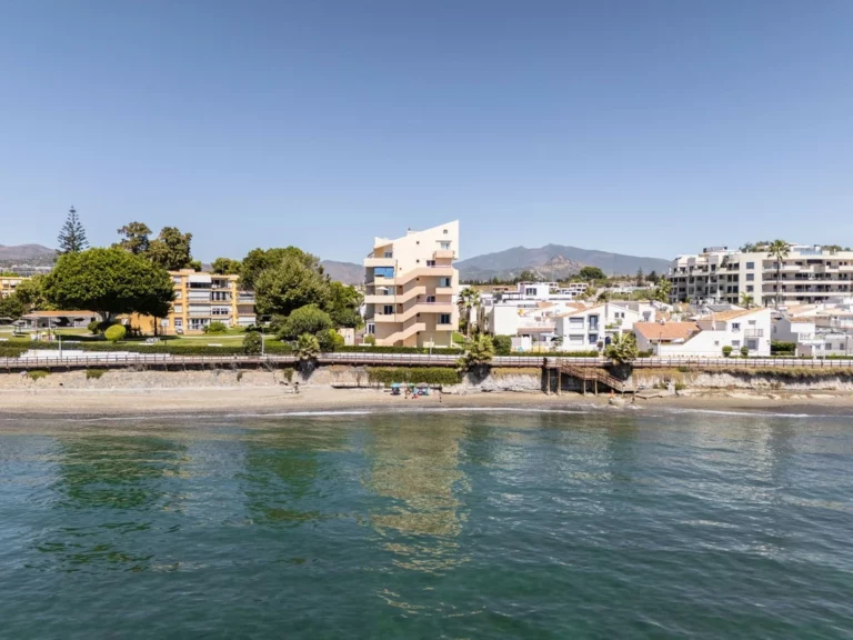 R5156101 | Duplex in Estepona – 1 beds, 1 baths