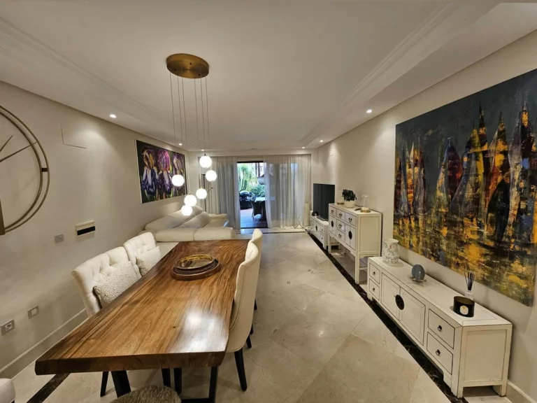 R5271760 | Ground Floor Apartment in Estepona – 3 beds, 2 baths