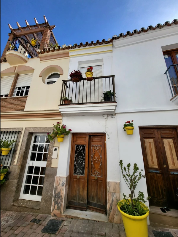 R5215828 | Townhouse in Estepona – 3 beds, 1 baths
