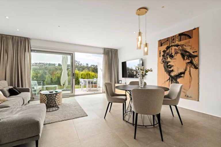 R5192095 | Townhouse in Estepona – 3 beds, 2 baths