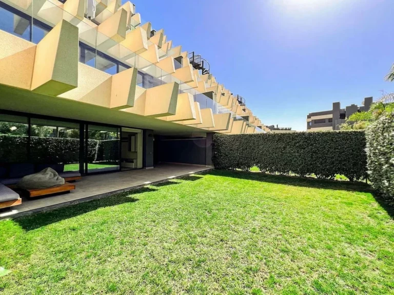 R5263948 | Ground Floor Apartment in Selwo – 3 beds, 2 baths