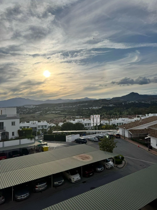 R5255629 | Middle Floor Apartment in Estepona – 2 beds, 2 baths