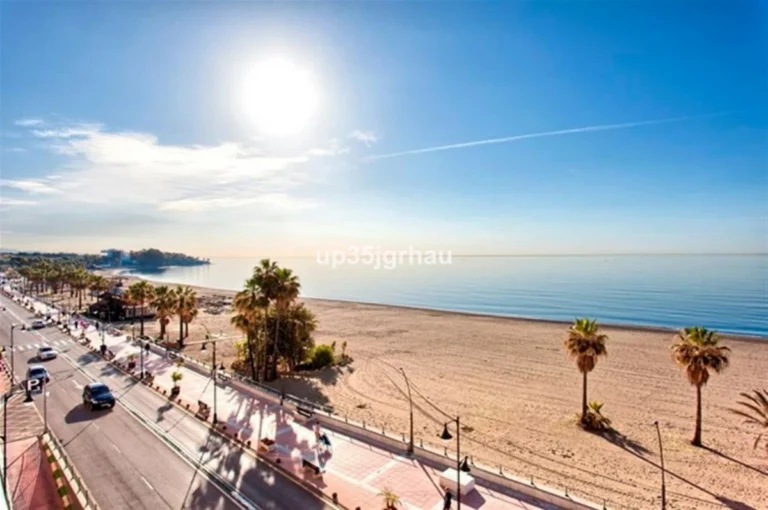 R5307952 | Middle Floor Apartment in Estepona – 2 beds, 1 baths