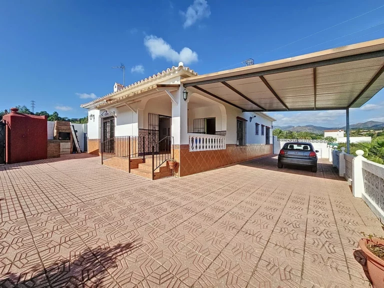R5310343 | Finca – Cortijo in El Padron – 3 beds, 2 baths