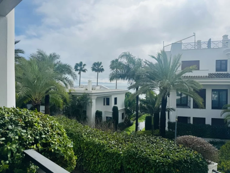 R5311330 | Ground Floor Apartment in Estepona – 2 beds, 2 baths