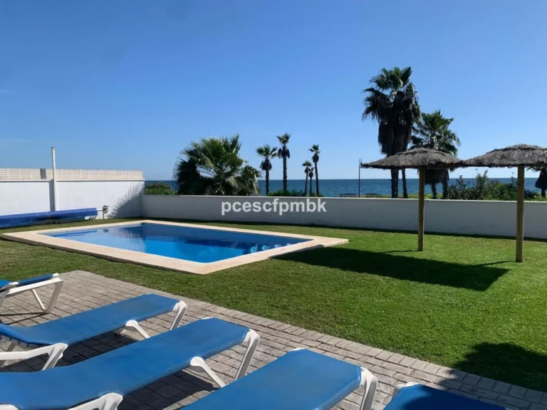 R4956505 | Detached Villa in Estepona – 3 beds, 2 baths