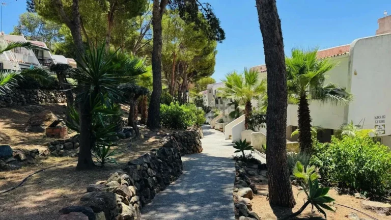 R5299906 | Duplex in Estepona – 1 beds, 1 baths