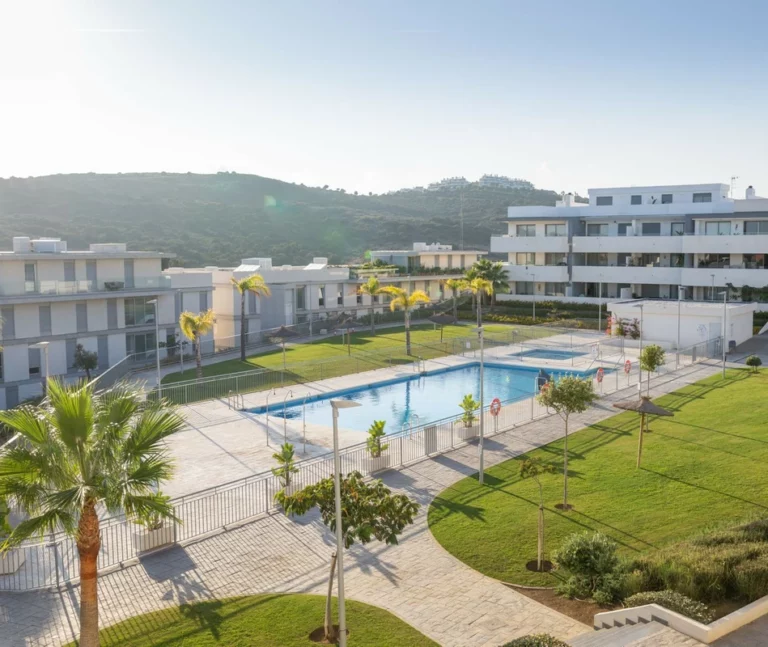 R5296177 | Penthouse in Estepona – 3 beds, 2 baths