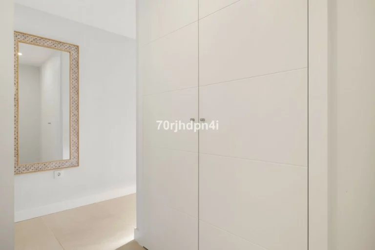 R5287174 | Middle Floor Apartment in Estepona – 2 beds, 2 baths