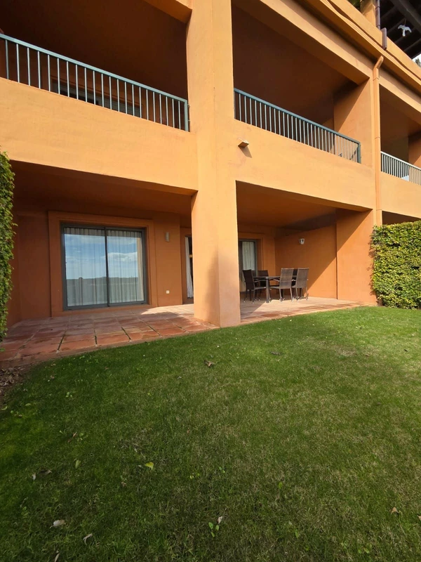 R5298100 | Ground Floor Apartment in Estepona – 2 beds, 2 baths