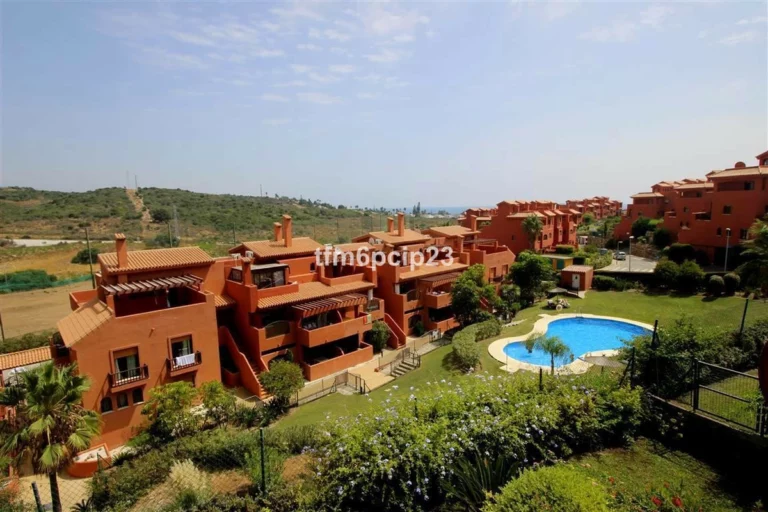 R5245606 | Penthouse Duplex in Estepona – 3 beds, 4 baths