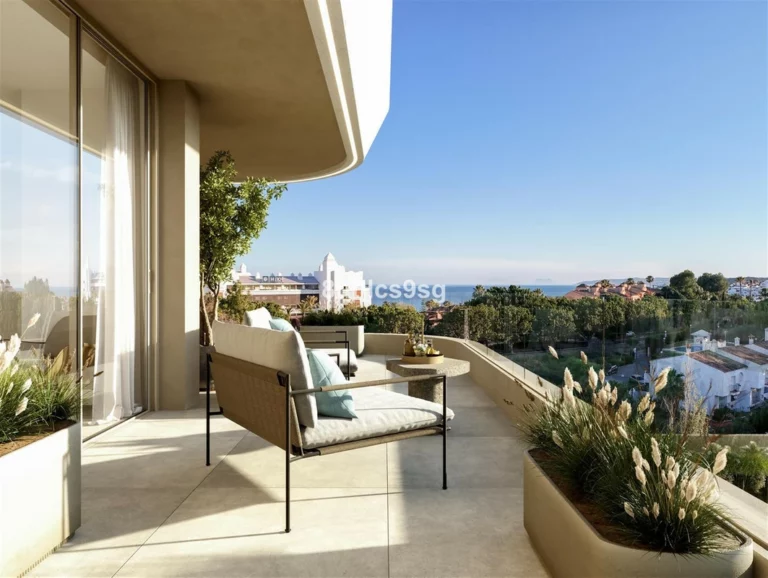 R5294185 | Semi-Detached House in Estepona – 3 beds, 3.5 baths