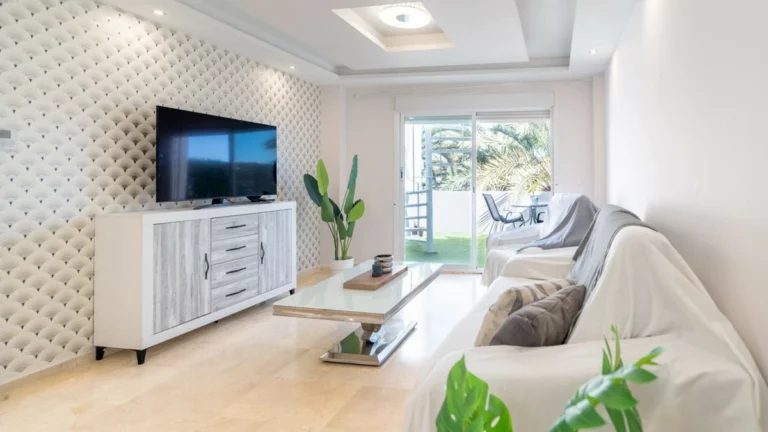 R5305492 | Penthouse in Estepona – 2 beds, 2 baths